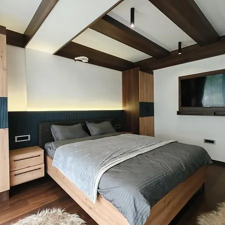 Mountain House Lisinska Rosa