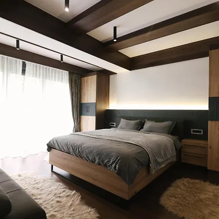 Mountain House Lisinska Rosa *