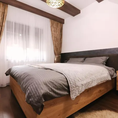 Mountain House Lisinska Rosa *